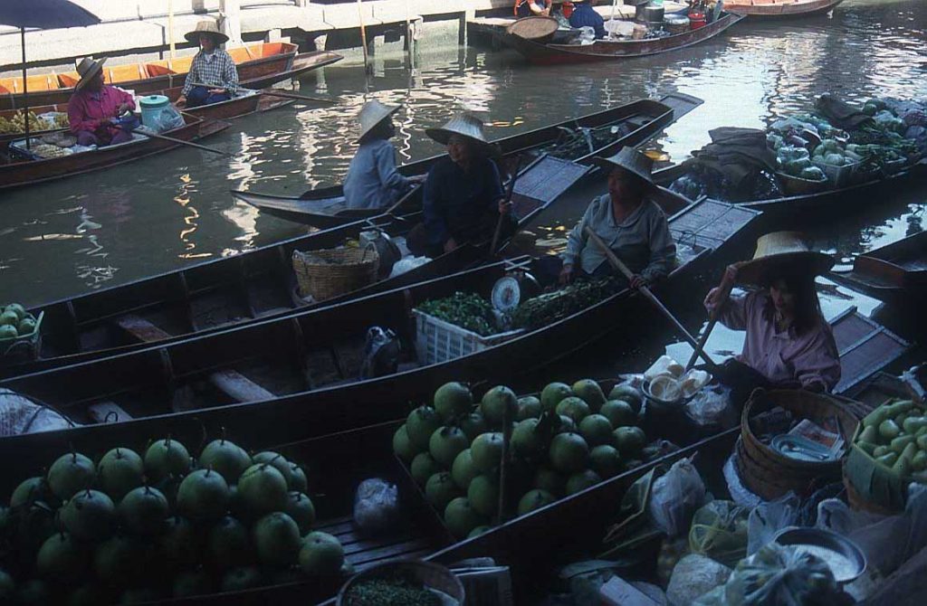 bangkok market river