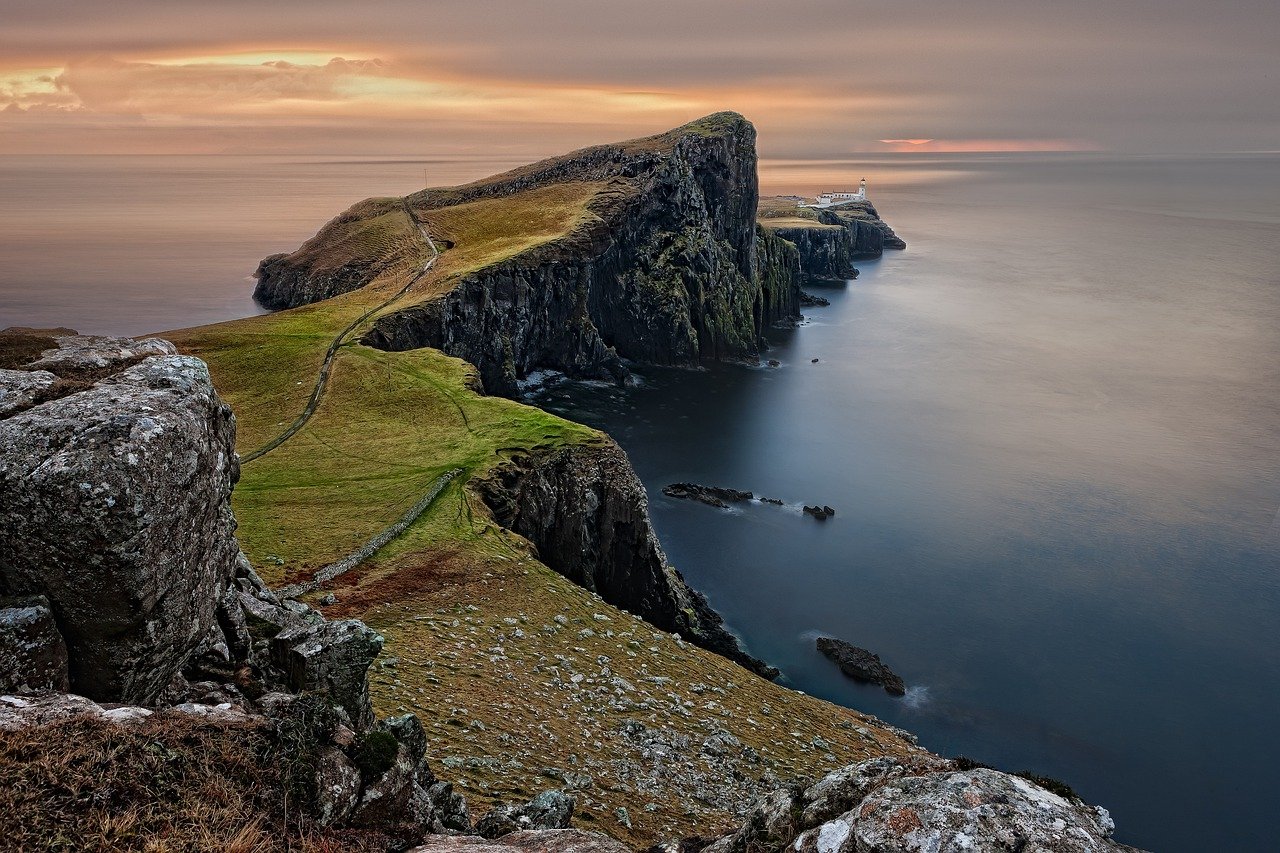 7 Best Scotland Cliffs and How to Experience Them - BigFoto.com