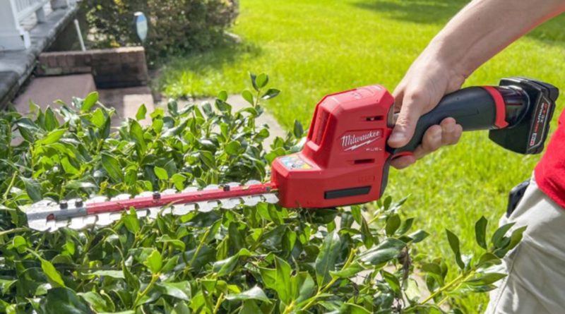milwaukee hedge trimmers